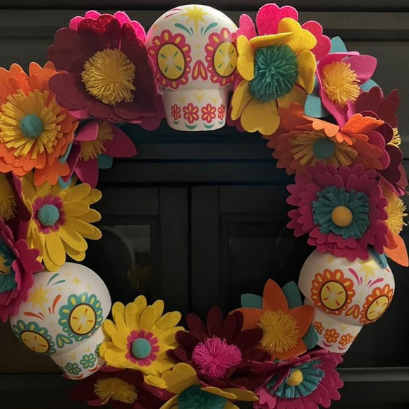 New Día de Muertos Calavera and Flower Wreath - Designed with Luis Pinto - Picture 3 of 3